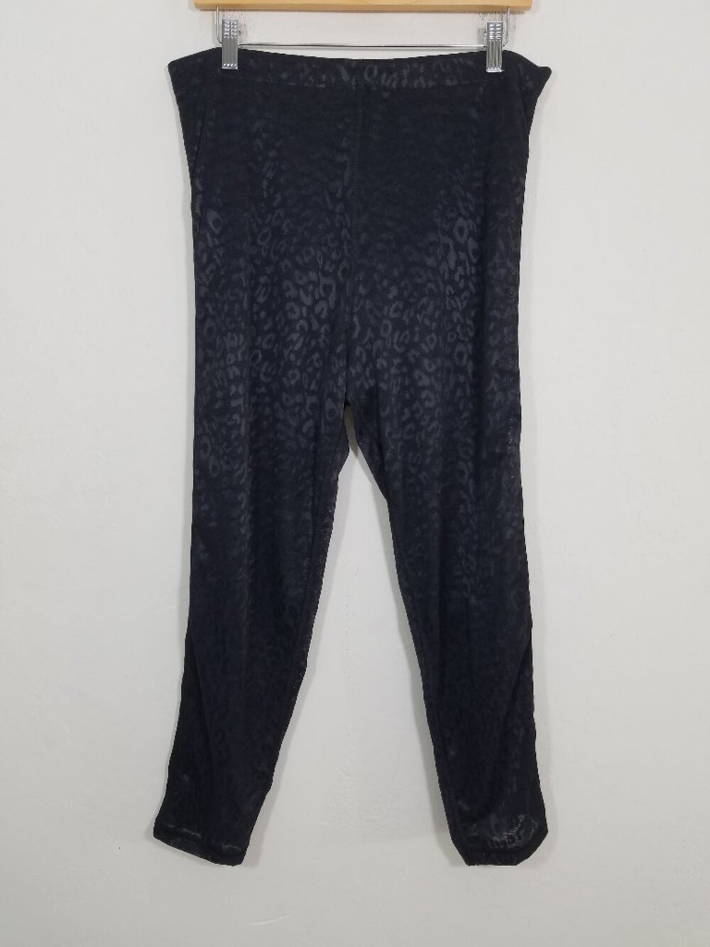 Victoria's Secret Sheer Leopard Print Animal Print Legging Legging Black XL